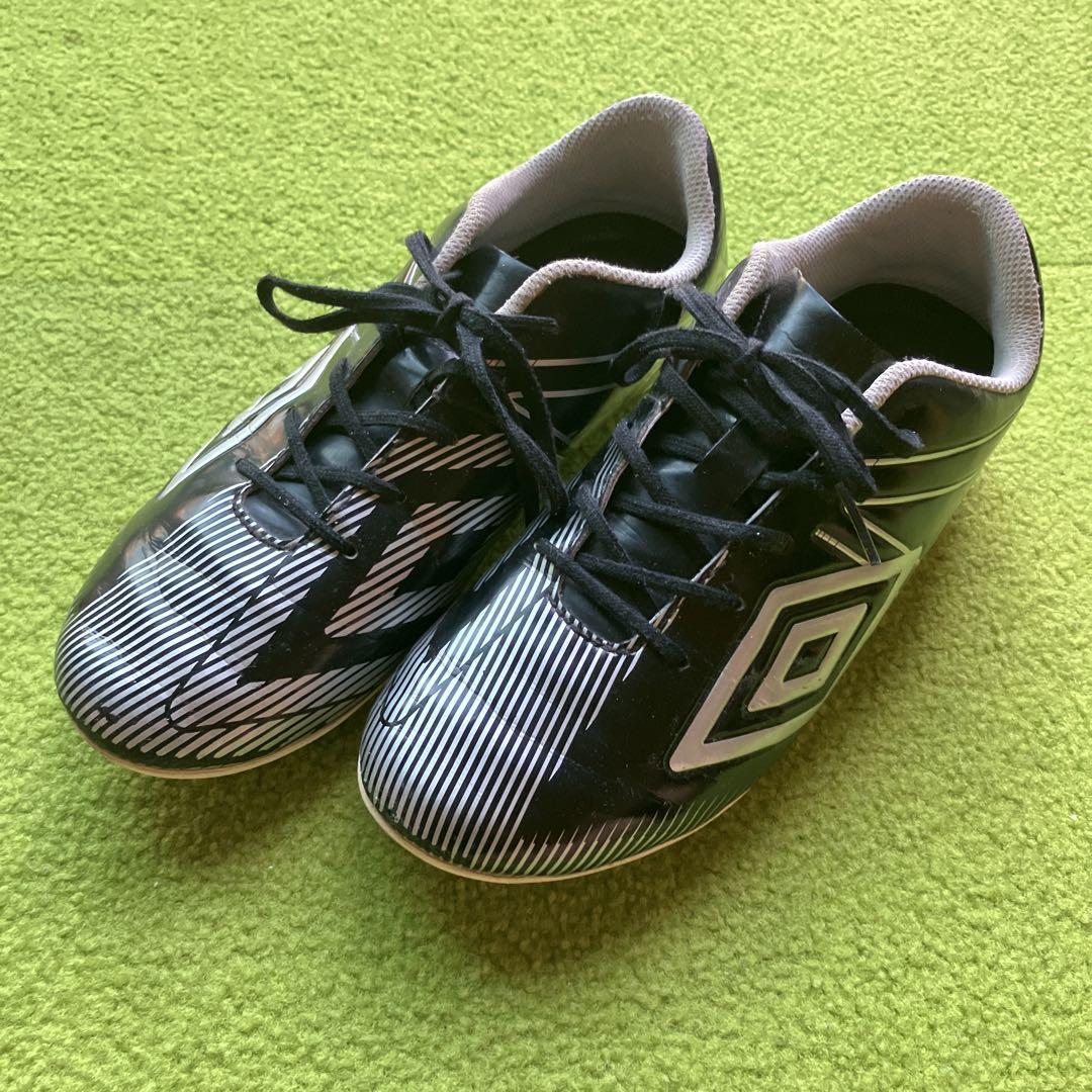 umbro アンブロ サッカー シューズ スパイク22cm - メルカリ