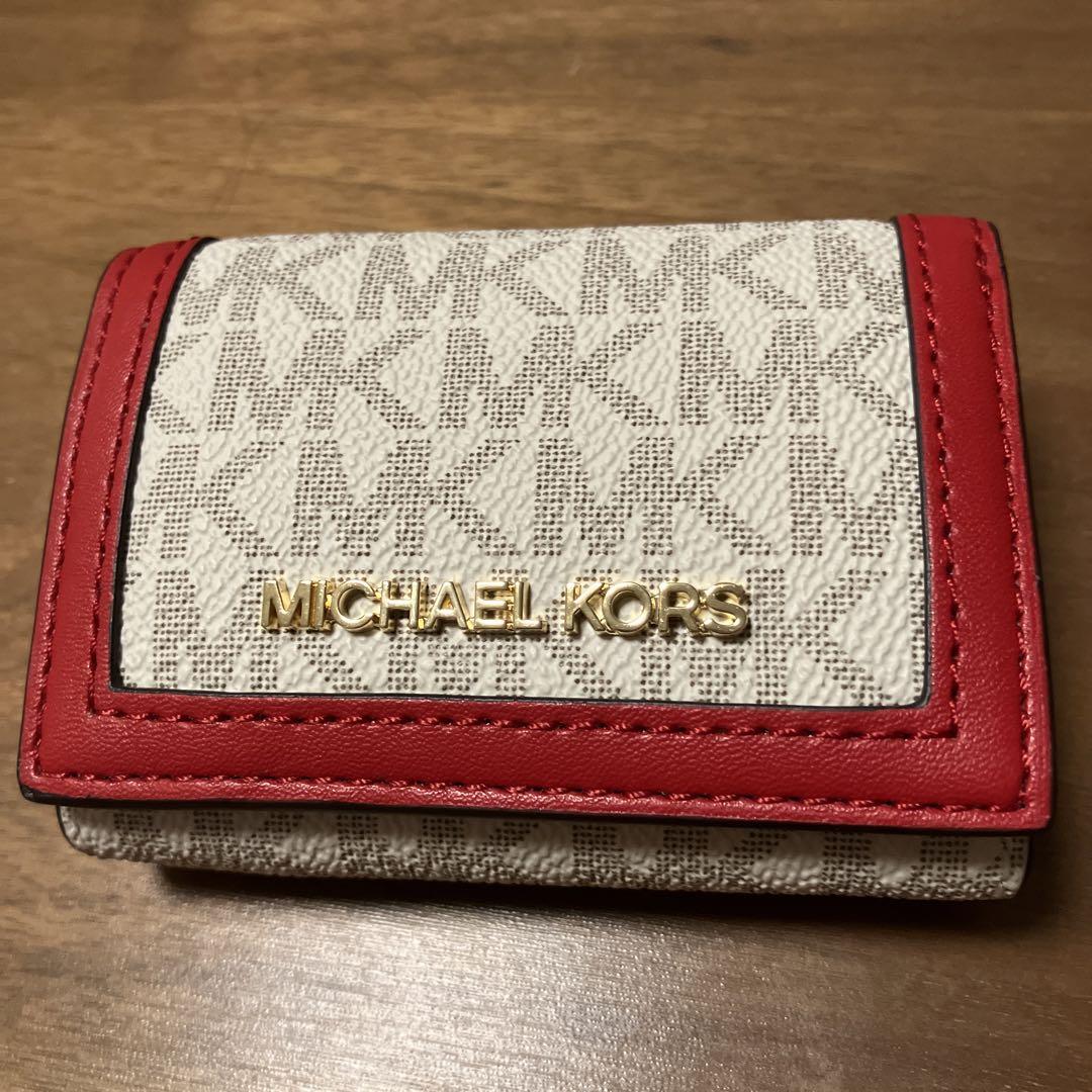 新品未使用　三つ折り財布 D35F3GTVD0B MICHAEL KORS