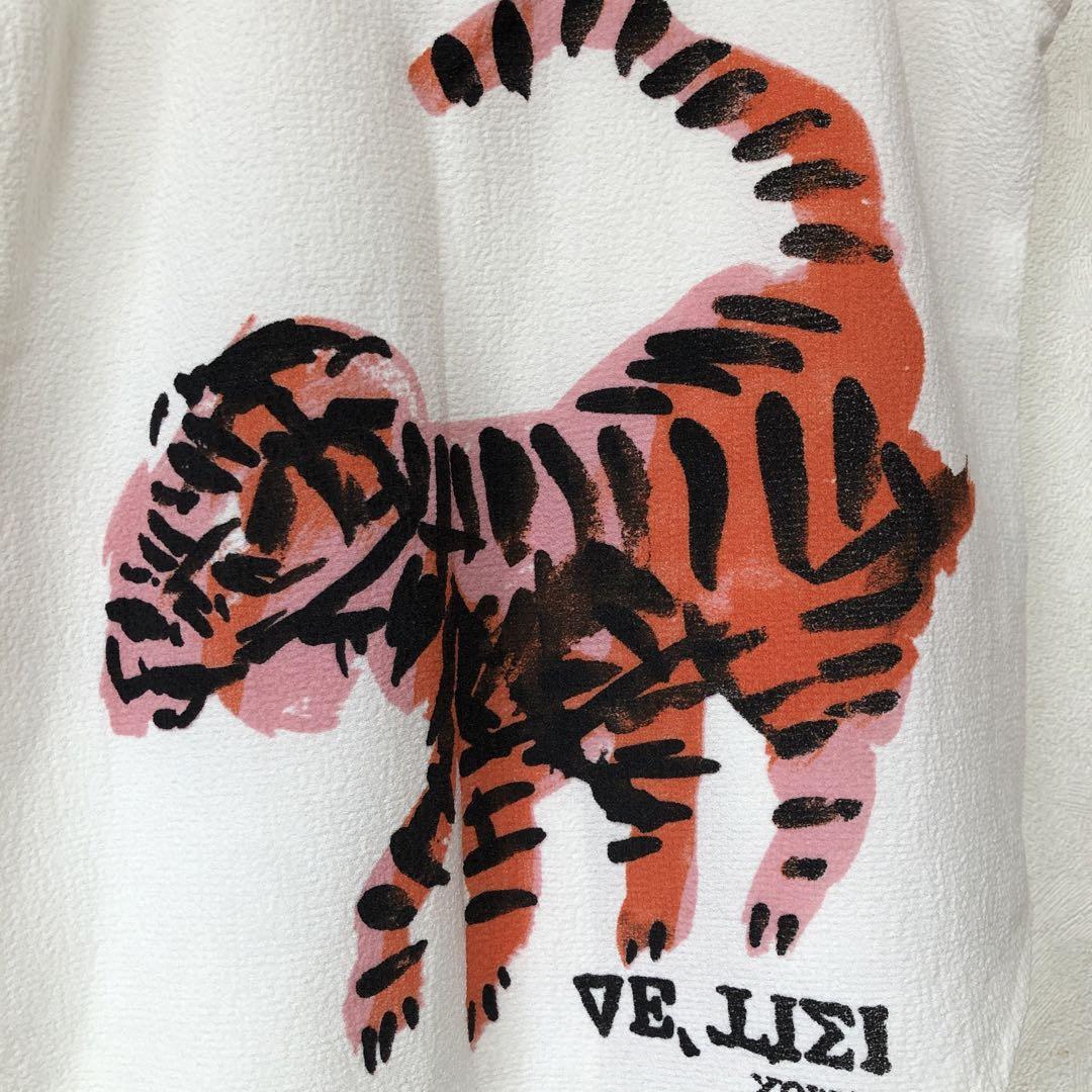 スペイン発送 ZARA プリントテキストタンクトップ カジュアル zara 】ザラ ノースリーブ タンクトップ タイガープリント 夏