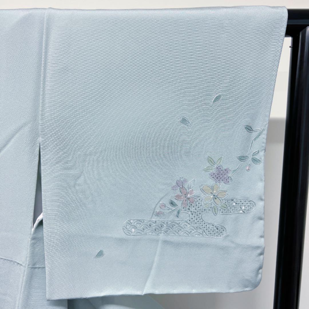 薄水色に花や流水模様のスワトウ刺繍の付け下げ 着物
