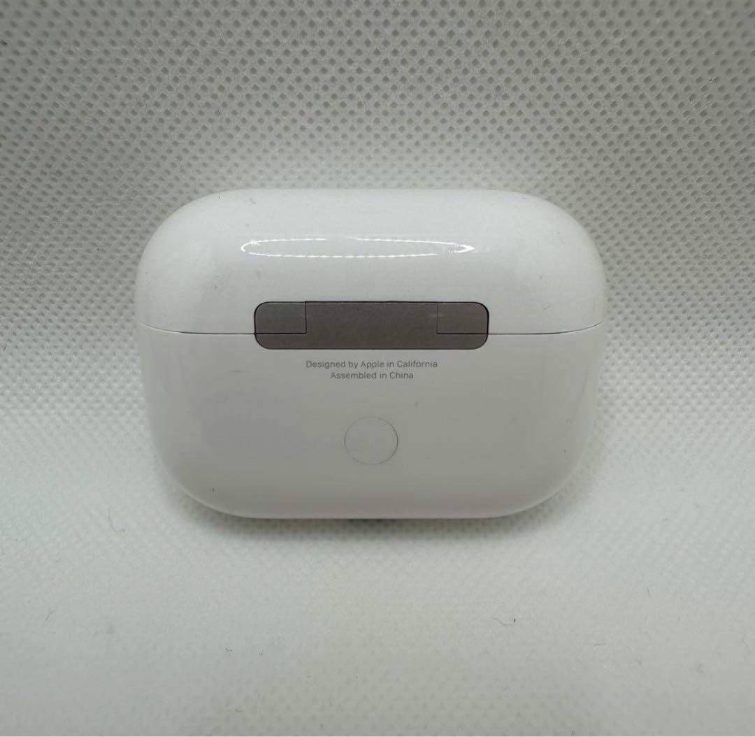 美品】Apple AirPods Pro 第二世代 Lightning 本体 - メルカリ