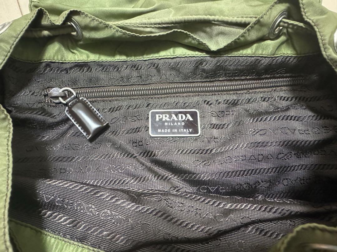 PRADA オリーブグリーン リュック