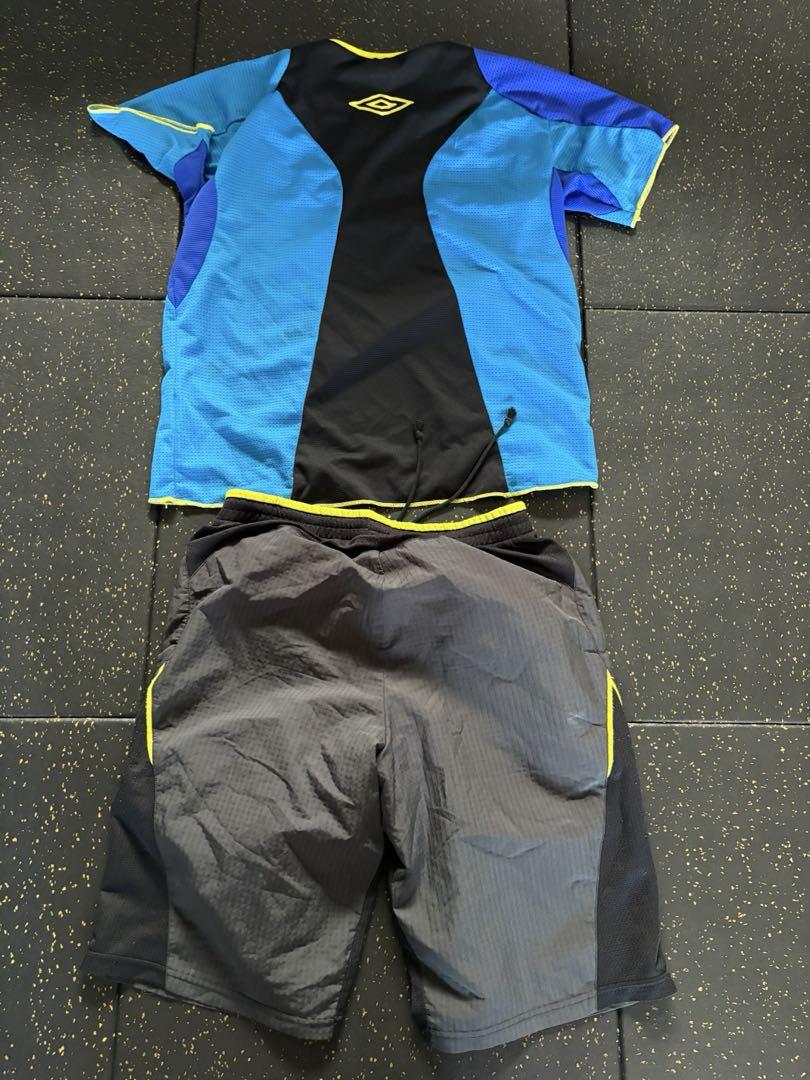 Umbro 半袖シャツとショートパンツセット