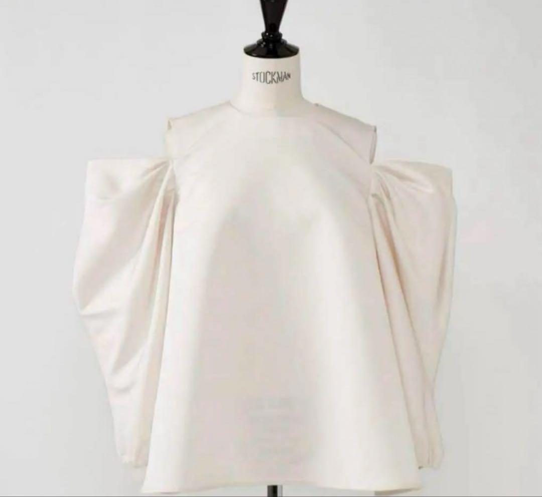 heve へイヴ　カットウフショルダーブラウス heve ヘイヴ カットオフショルダーブラウス - メルカリ