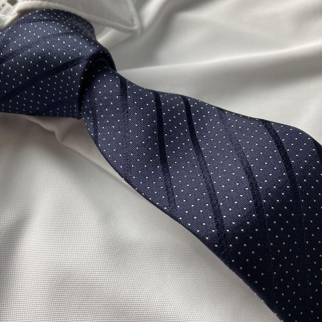 【新品 未使用品】Giorgio Armani ネイビー シルク ネクタイ小物
