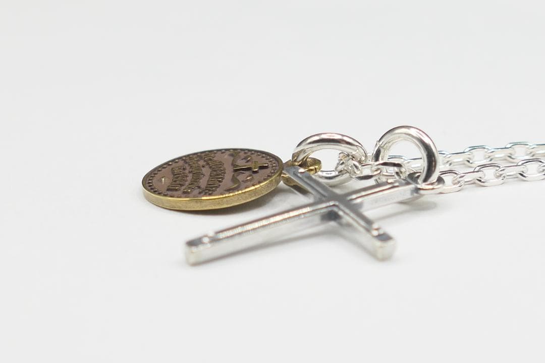 新品　ドクターモンロー　クロス　コイン　ネックレス　ペンダント