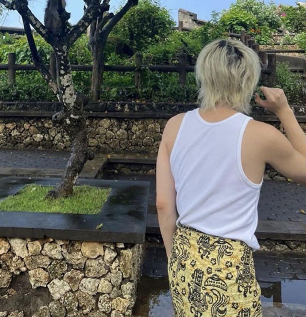 藤井風さん着用 インドネシアバティック Instagram スペインオフ