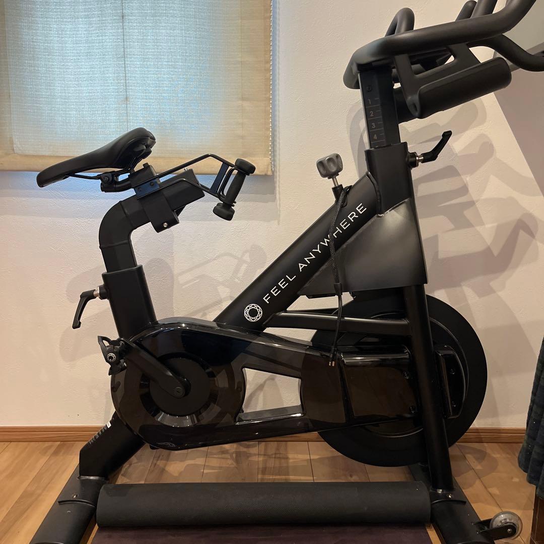 FEEL ANYWHEREバイク、マット、靴、チューブ、ダンベル