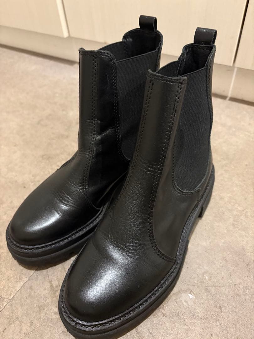 ENESSブラック サイドゴアブーツ 厚底 レザー イタリア製 - メルカリ ENESSブラック サイドゴアブーツ 厚底 レザー イタリア製 - メルカリ