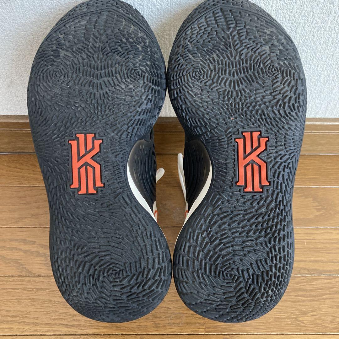 ナイキ カイリー3 Low \"Sail/Black/Team Orange\"