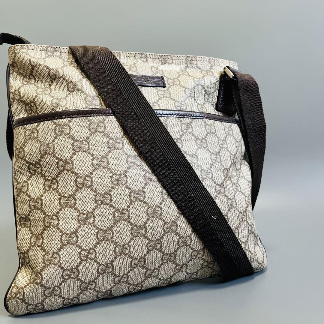 GUCCI グッチ　PVC素材　GG総柄　ボディバッグ　クロスボディ GUCCI グッチPVC素材GG総柄ボディバッグクロスボディ