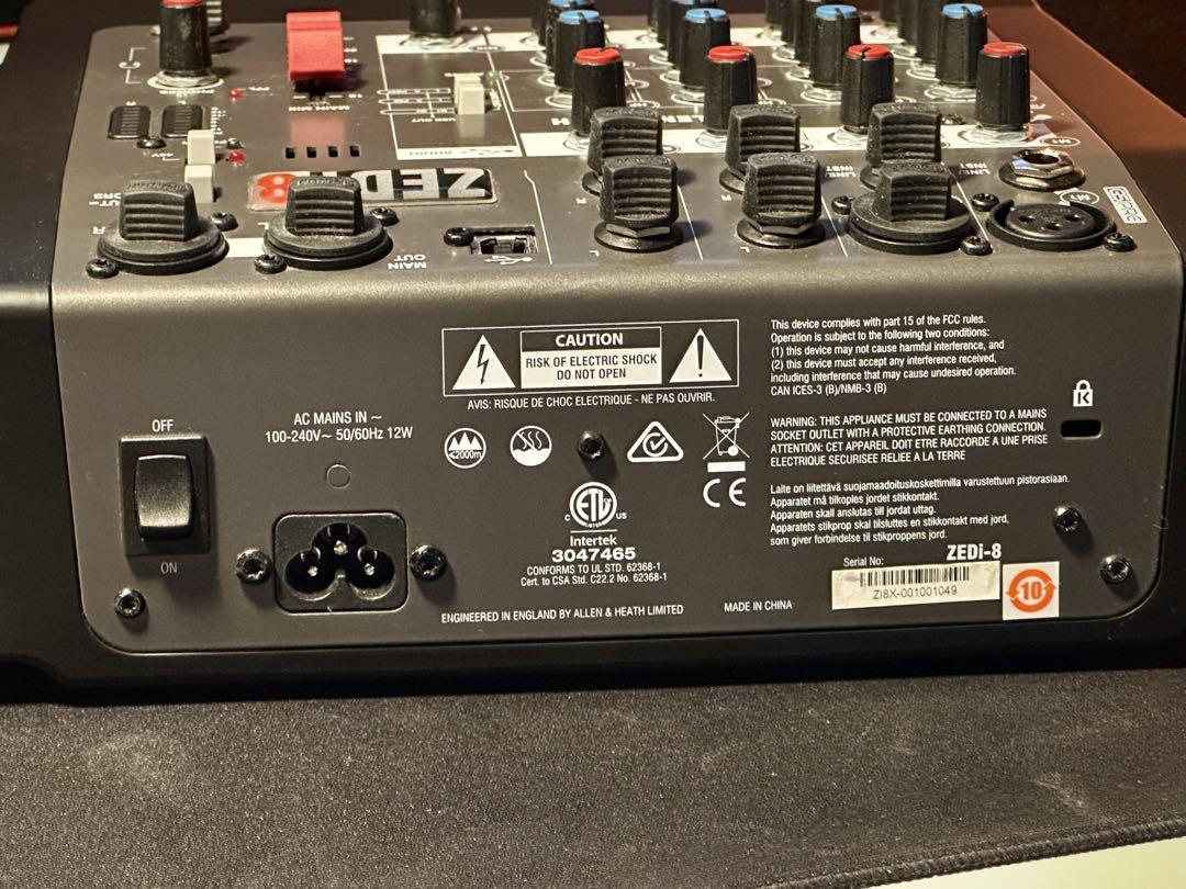 Allen & Heath ZEDi-8 アナログミキサー