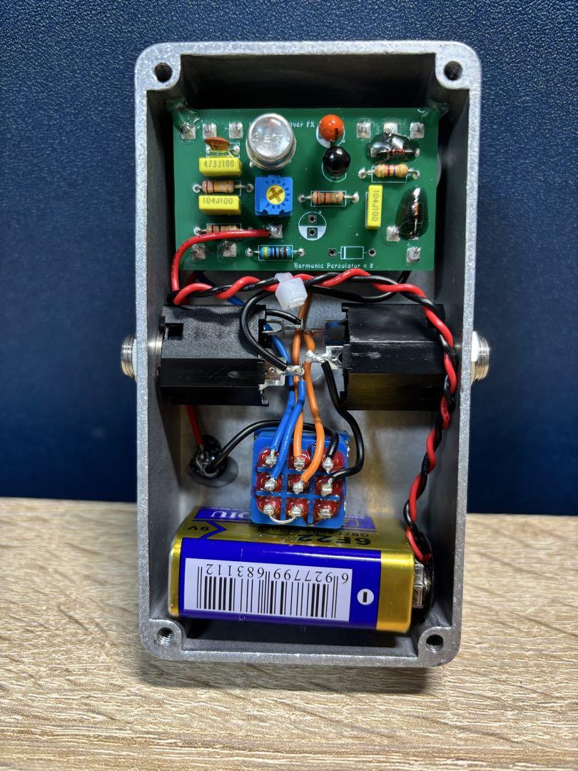 ギター HARMONIC PERCOLATOR Clone Red