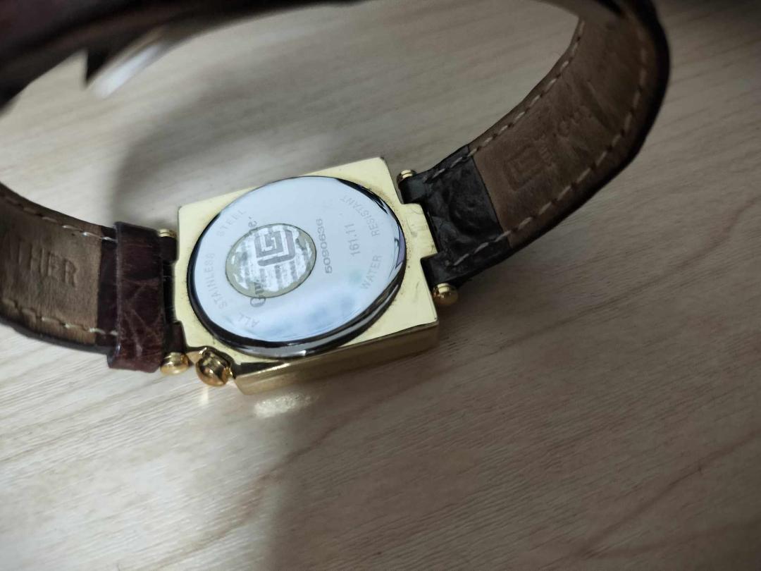 美品 稼働品　Guy Laroche ギ・ラロッシュ 腕時計　ペア SWISS