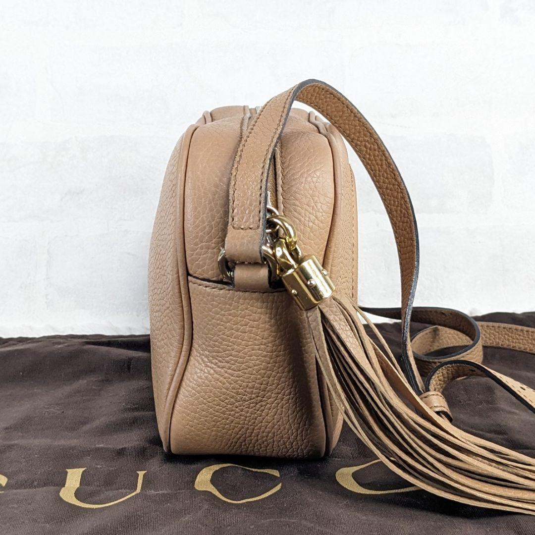 GUCCI　グッチ　ショルダーバッグ　ソーホー　タッセル　カメラバッグ　レザー