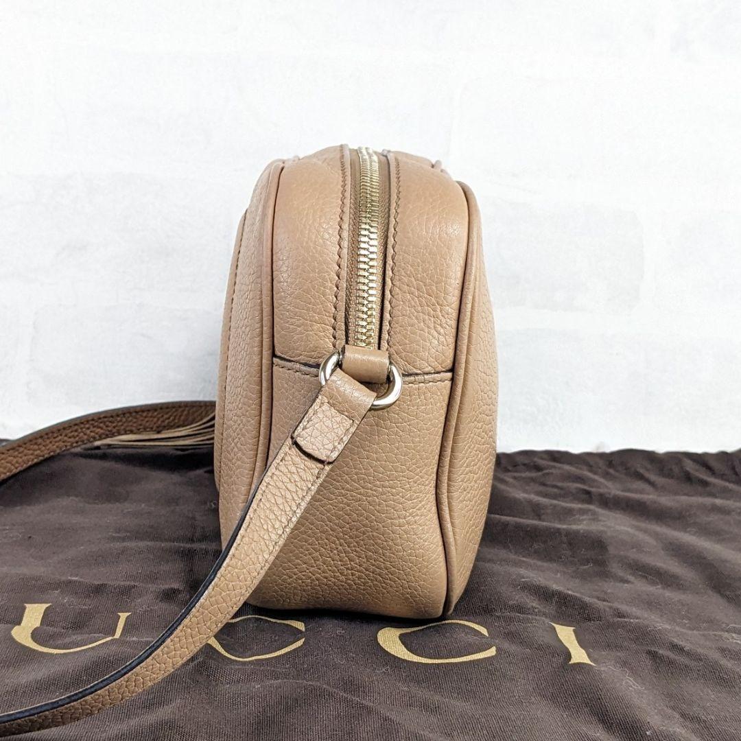 GUCCI　グッチ　ショルダーバッグ　ソーホー　タッセル　カメラバッグ　レザー