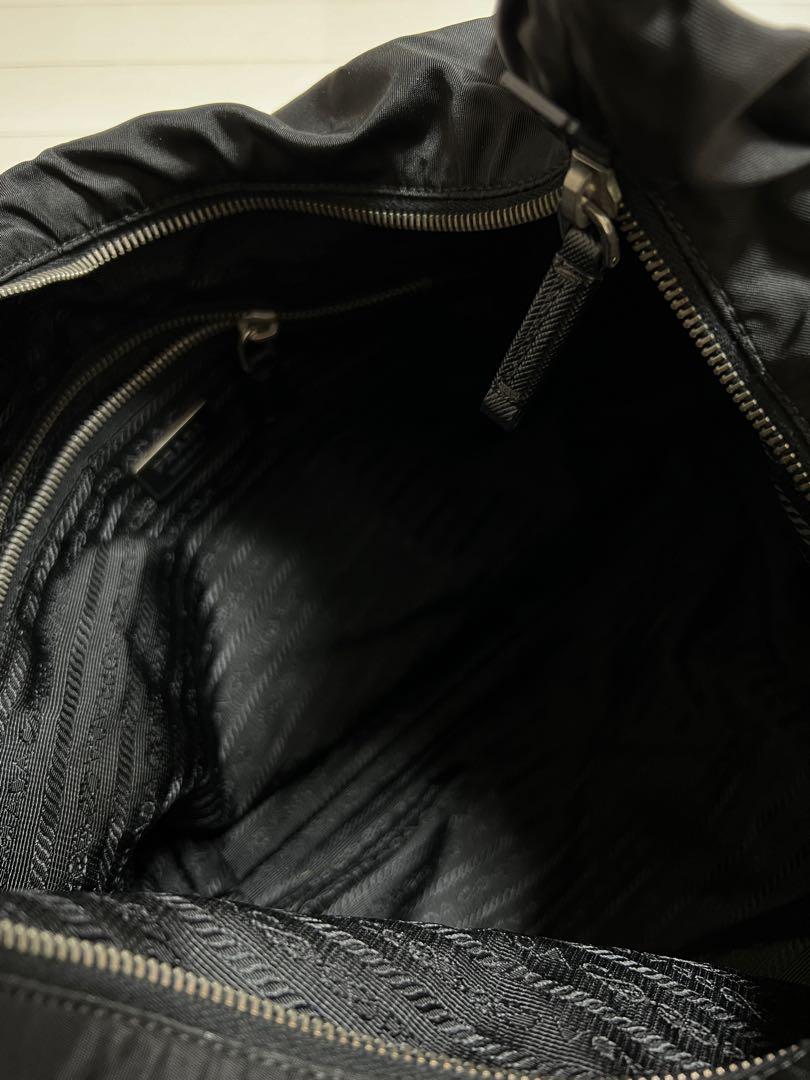 プラダPRADAロゴプレートワンショルダーバッグ　HOBO ナイロントート