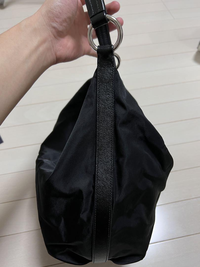 プラダPRADAロゴプレートワンショルダーバッグ　HOBO ナイロントート