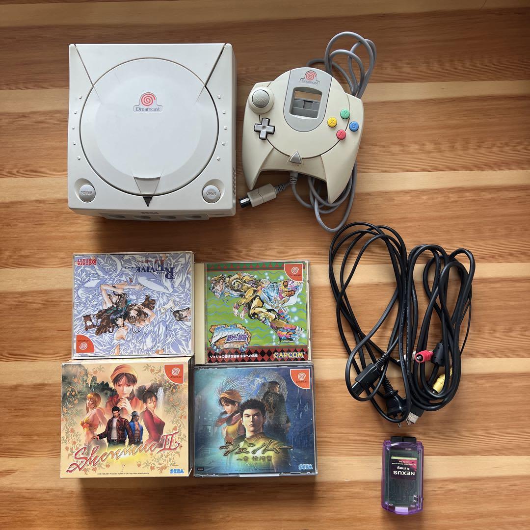 ドリームキャスト(本体)ジョジョの奇妙な冒険等ソフトセット ドリームキャスト(本体)ジョジョの奇妙な冒険等ソフトセット