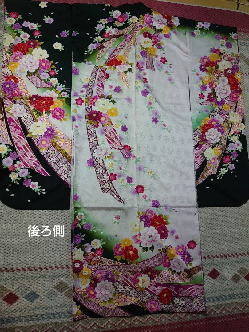 正絹　華やかな花柄の振袖フルセット