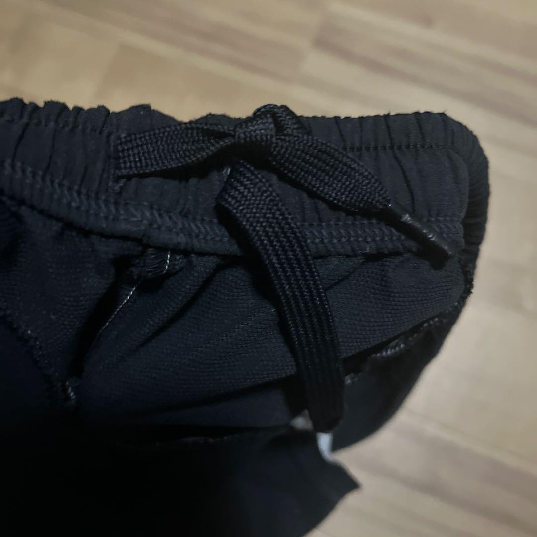YONEX ブラック ショートパンツ