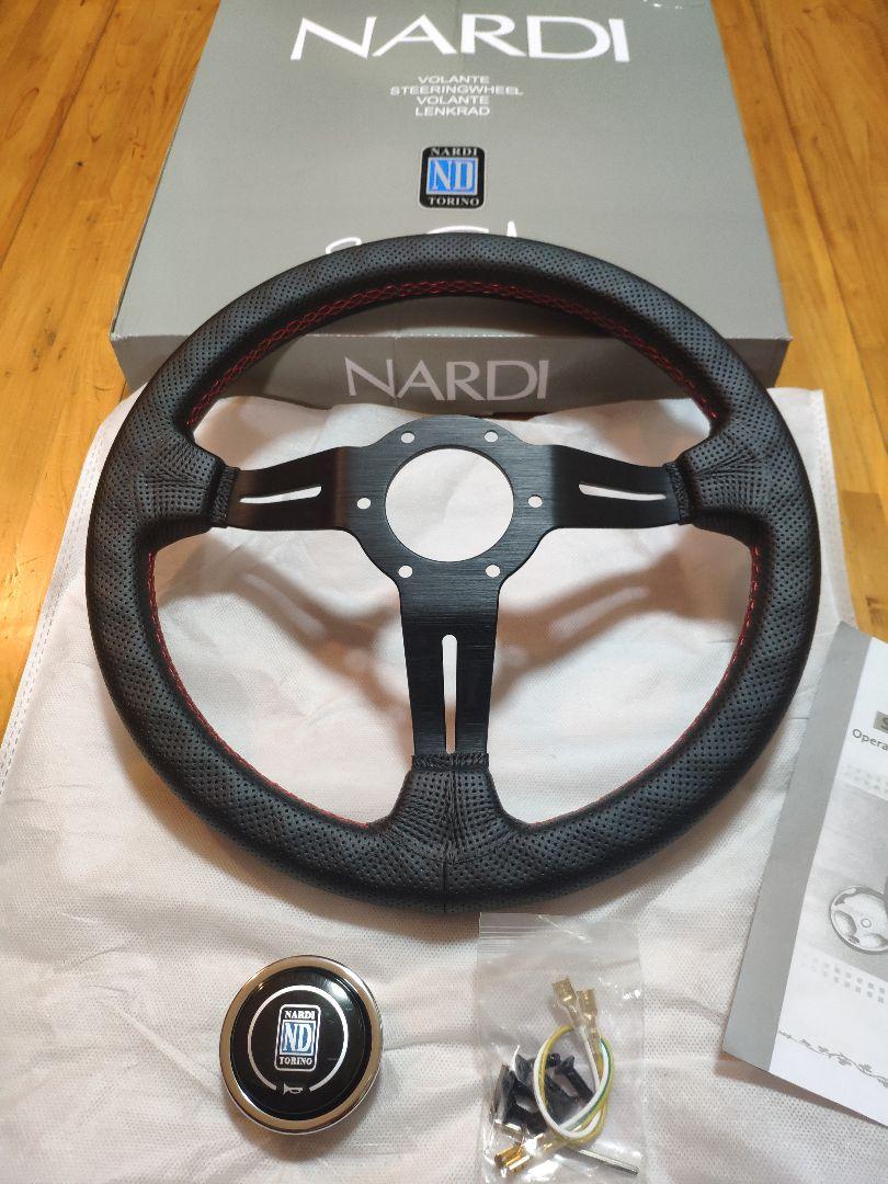 新品・未使用 NARDI パンチ革 ステアリング 13インチ 33cm
