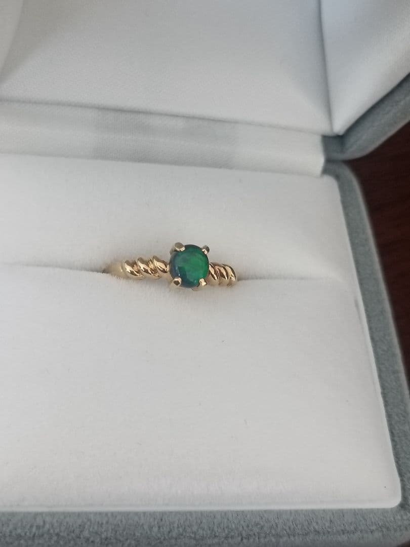 ブラックオパール リング　K18 750