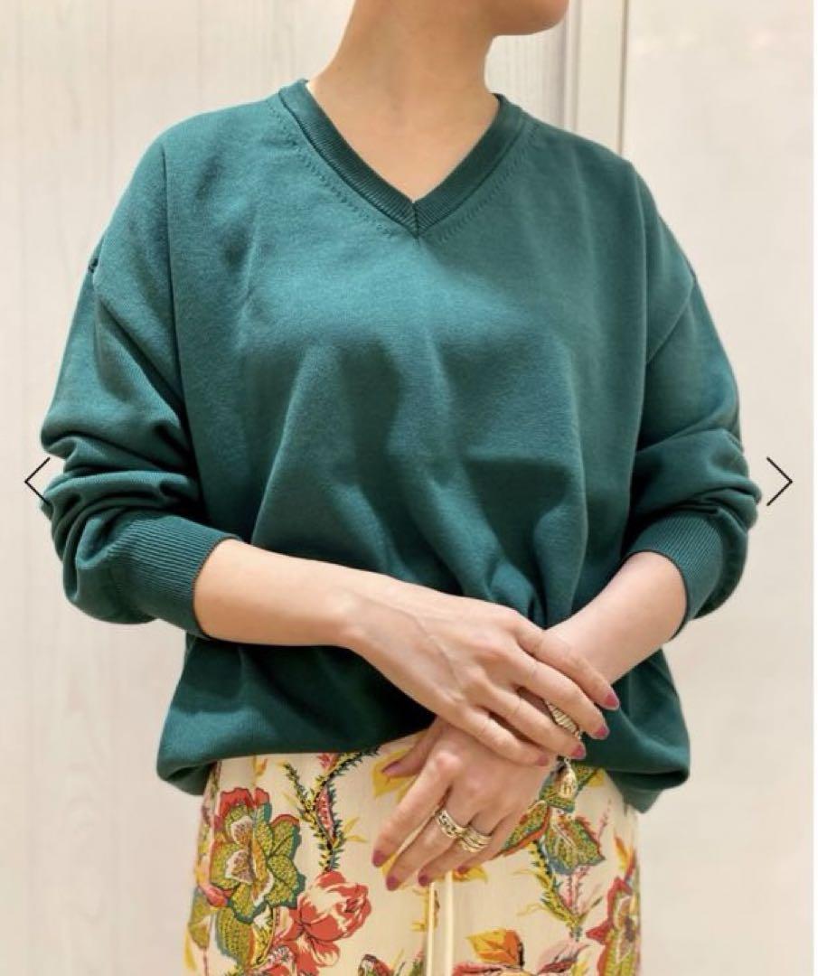 新品タグ付】手洗可 GALERIE VIE Vネックニット 白 ¥24200