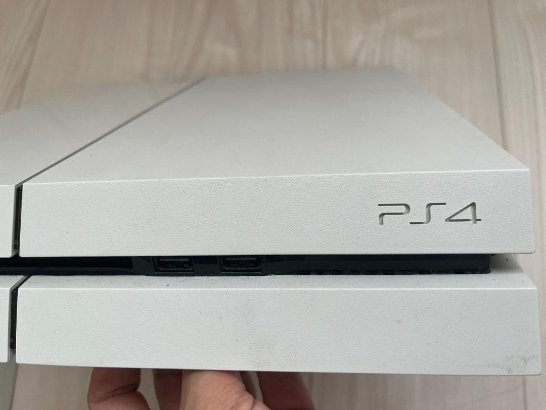 ホワイト PS4 本体 コントローラー2個付き傷や汚れあり UP786_INFO