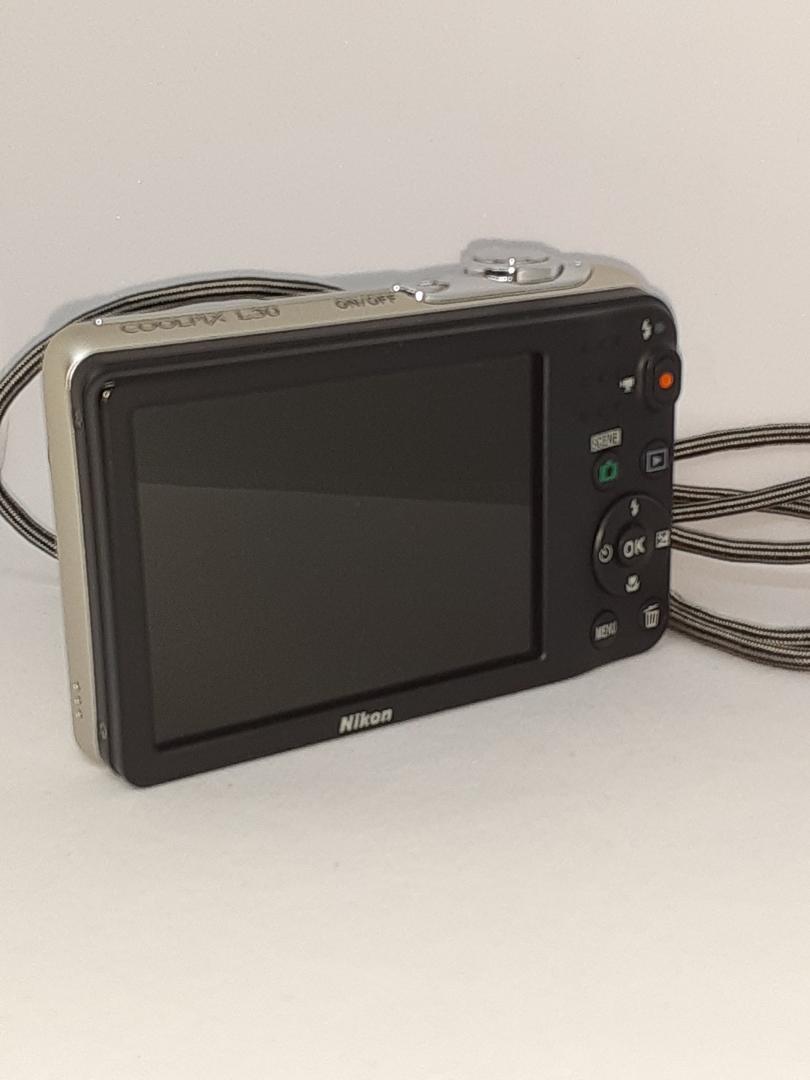 状態良し【動作確認OK】単3電池使用　Nikon　COOLPIX L30 美品・スマホ転送OK】ニコン Nikon COOLPIX L30 単3電池駆動