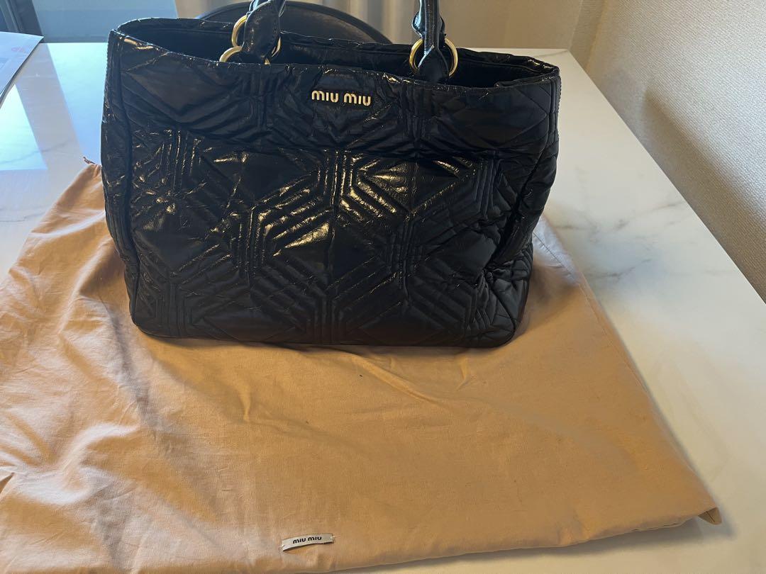 Miu Miu ブラック バッグ 中型