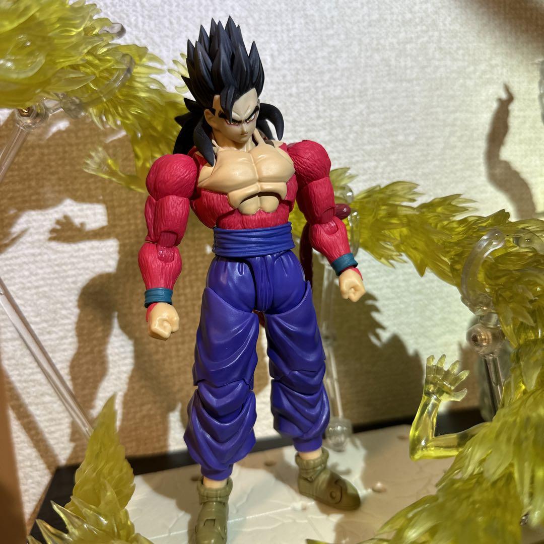 S.H.Figuarts ドラゴンボール　孫悟飯 SS4 スーパーサイヤ人4
