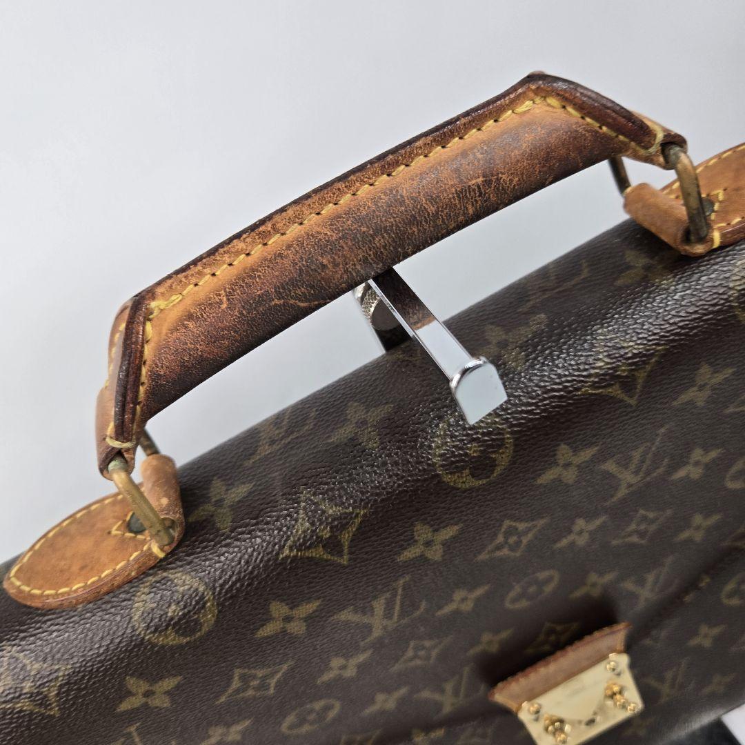 美品 LOUIS VUITTON モノグラム セルヴィエット コンセイエ
