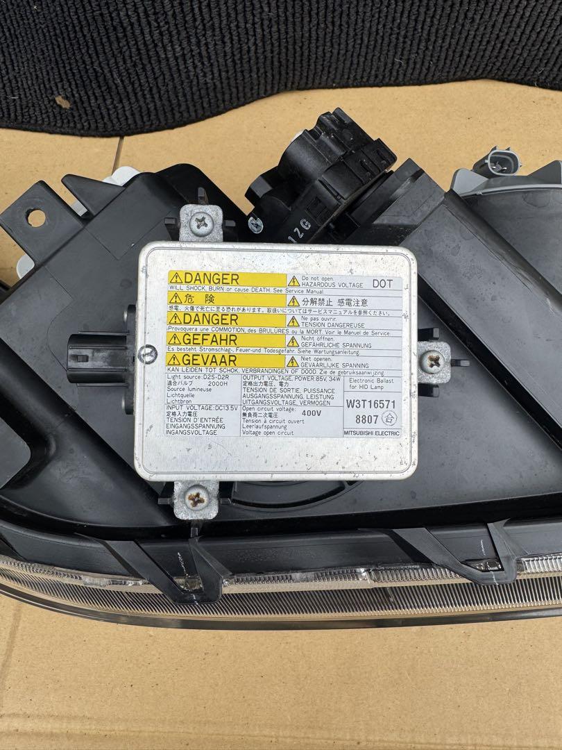 ホンダストリーム RN6 RN7 RN8 RN9 純正 HID ヘッドライト左右
