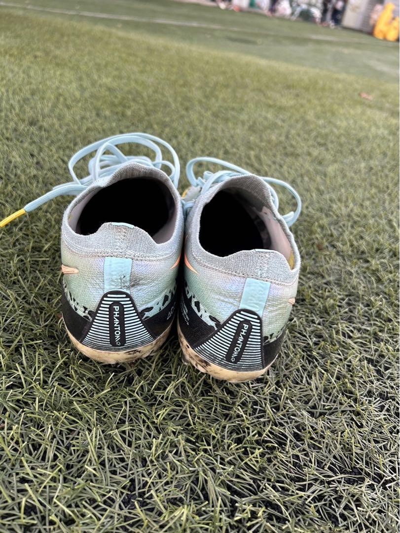 Nike Phantom サッカーシューズ