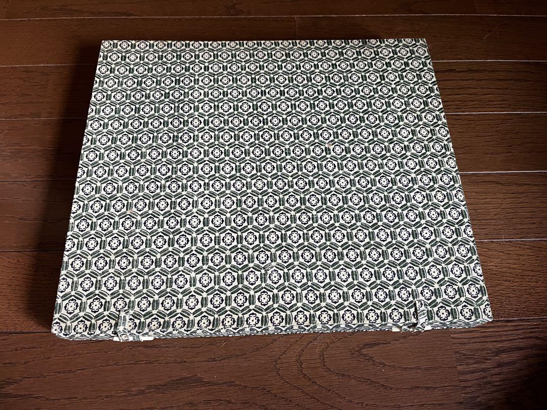 ★未使用★刺繍画　椿(?)  アンティーク　額縁付　額装
