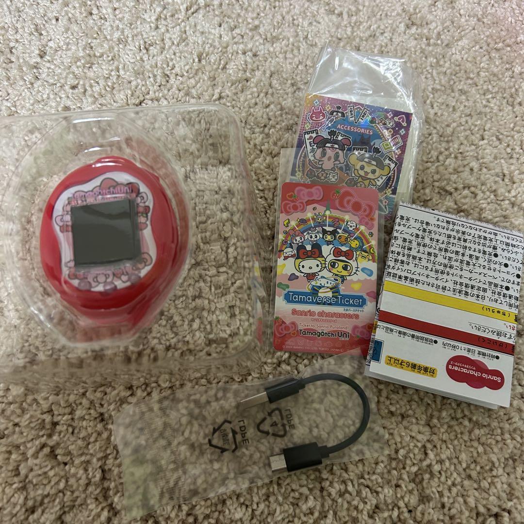 バンダイ Tamagotchi Uni たまごっちユニ　サンリオ