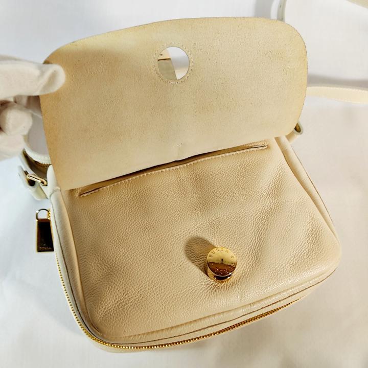 FURLA フルラ ショルダーバッグ レザー ホワイト