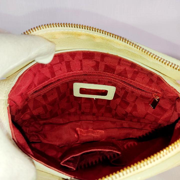 FURLA フルラ ショルダーバッグ レザー ホワイト