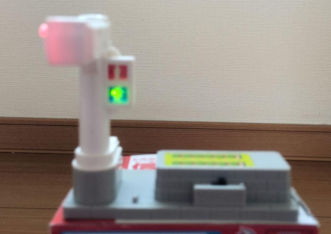 【新品】トミカタウン　立体パーキング　タイムズ　/　信号機