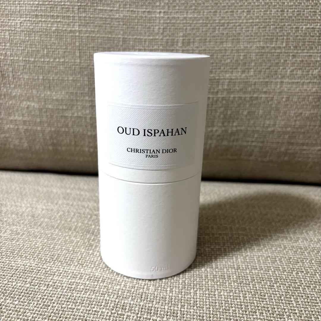 Oud Ispahan: warm genderless perfume with a floral signature
