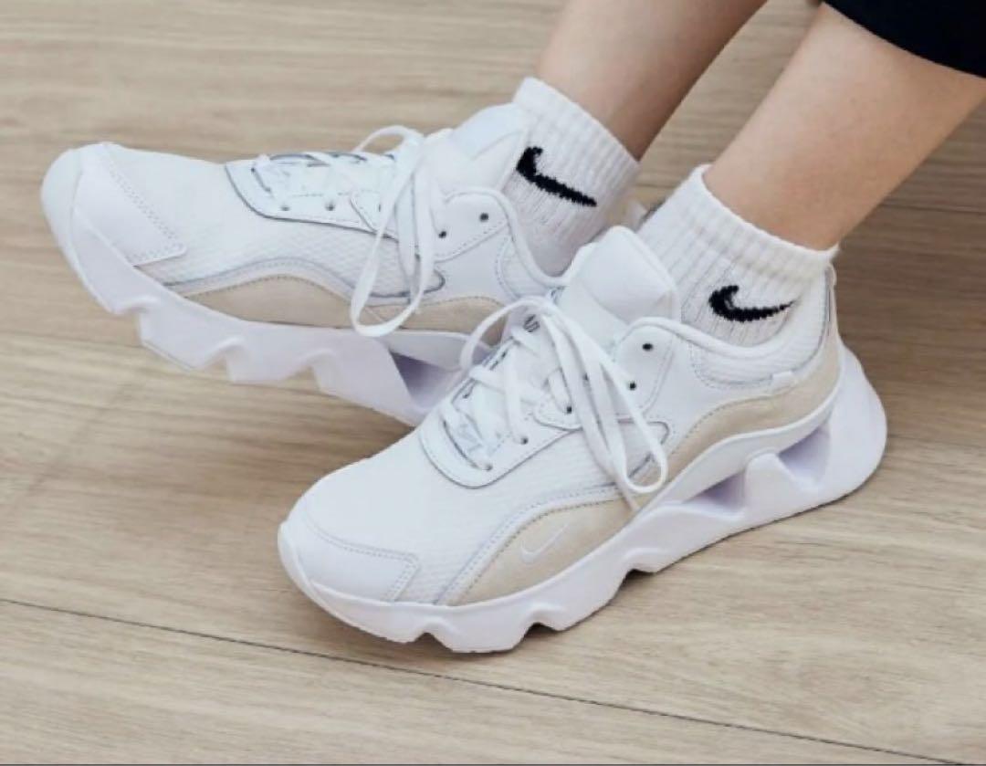 未使用 WMNS NIKE RYZ365 Ⅱ 23.5cm 厚底スニーカー - メルカリ