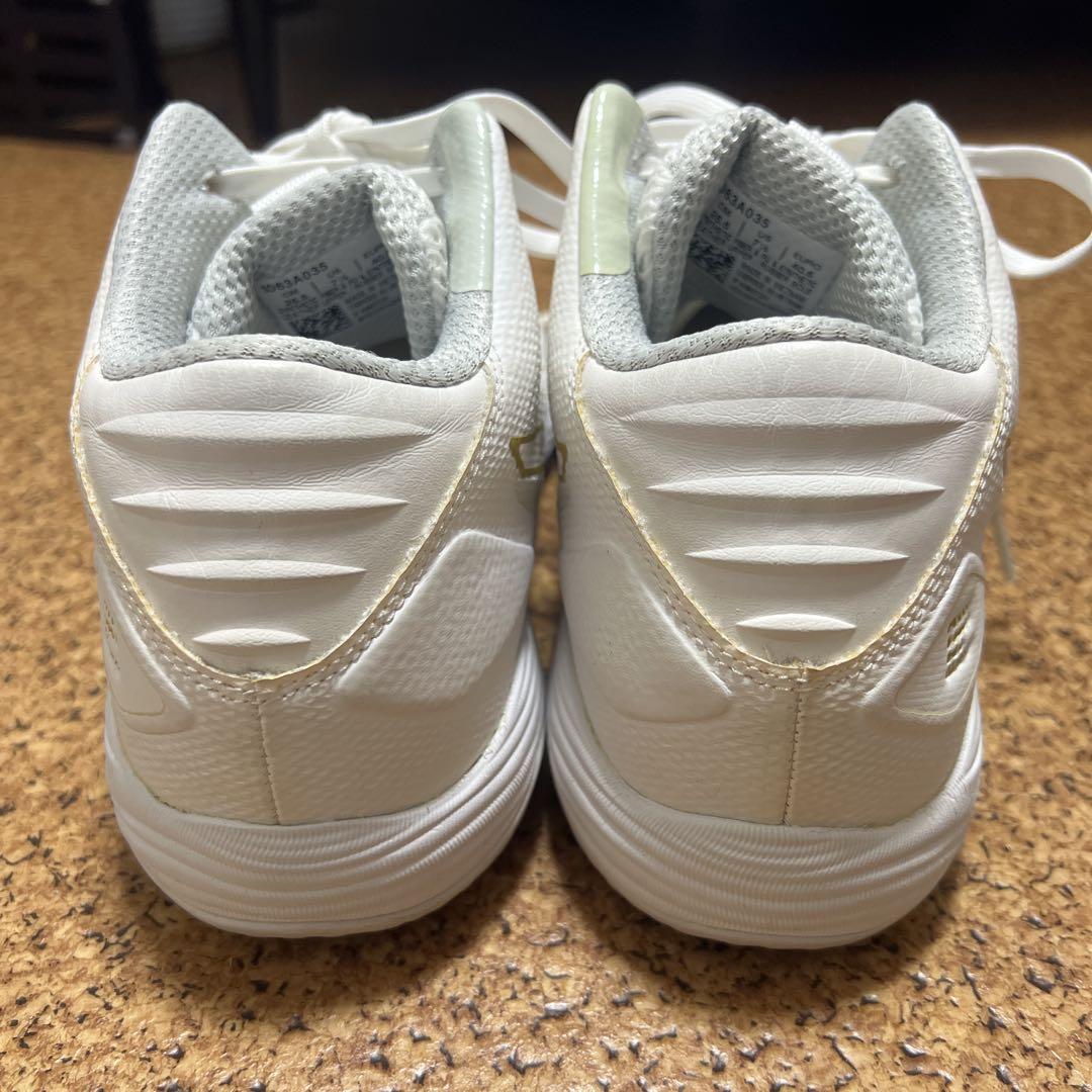 ASICS バスケットボールシューズ ホワイト