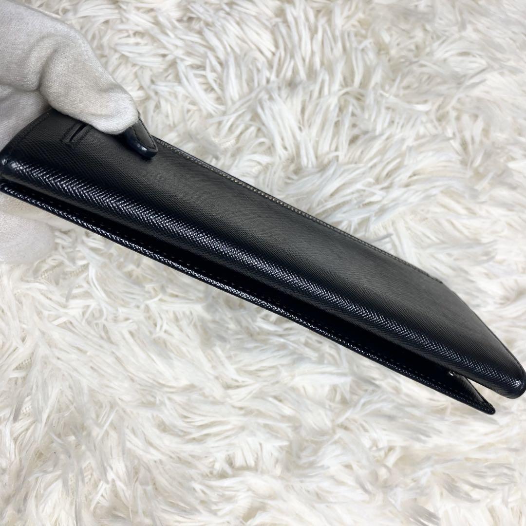 【美品】プラダ サフィアーノ 二つ折り 三角プレート