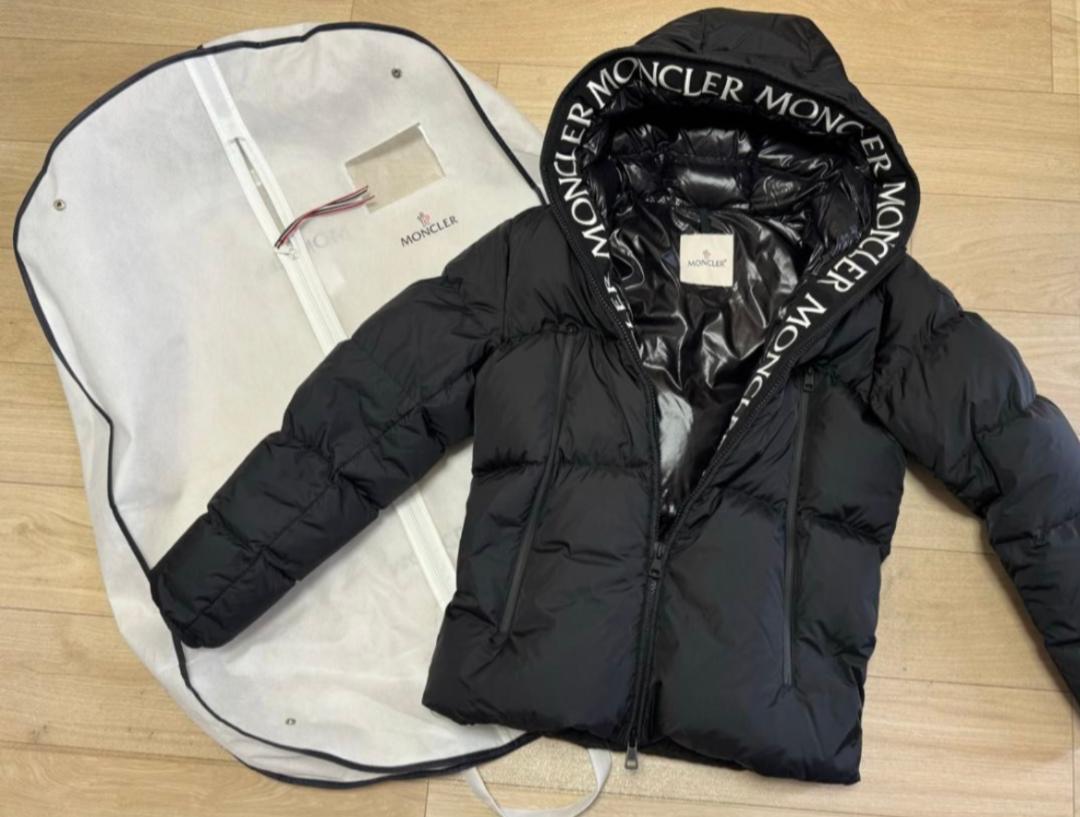極美品】MONCLER モンクレール ダウン サイズ2 - メルカリ 極美品】MONCLER モンクレール ダウン サイズ2 - メルカリ