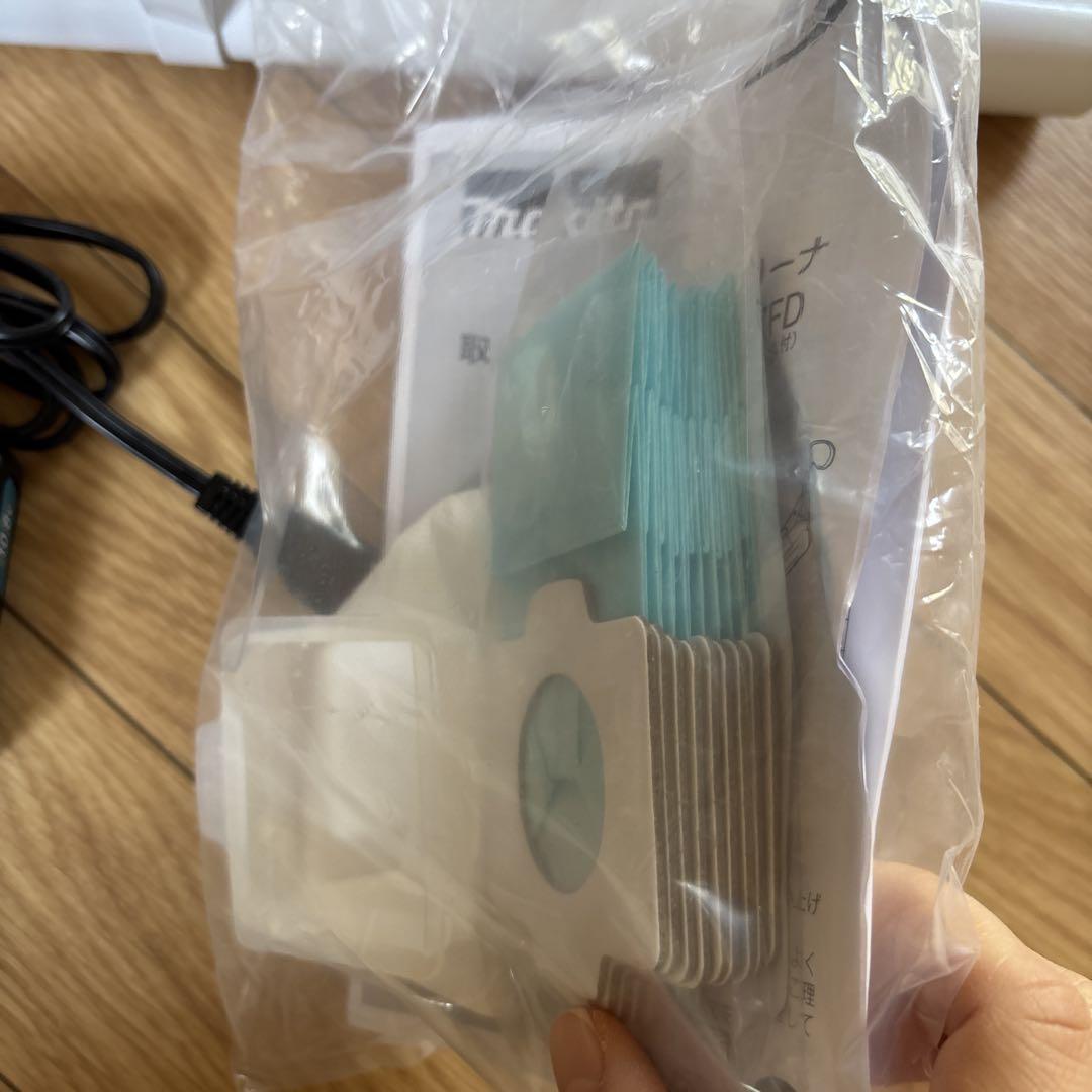 Makita CL107FD 充電式クリーナー