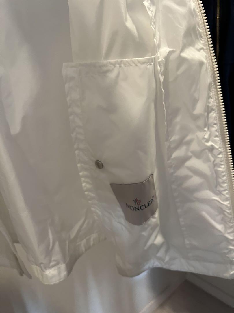 MONCLER ホワイト ナイロンジャケット フード付き