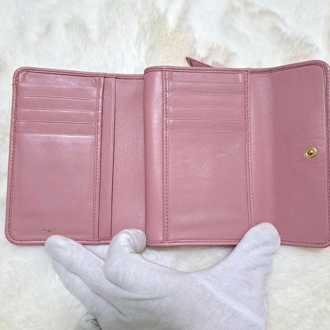 ✨極美品✨ミュウミュウ マトラッセ 三つ折り ビジュー ピンク ファスナー 画像6