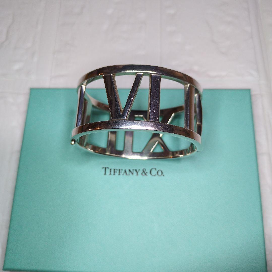 コリアグランドセール 2025 Tiffany & Co. シルバーバングル ローマン数字のアトラス アクセサリー