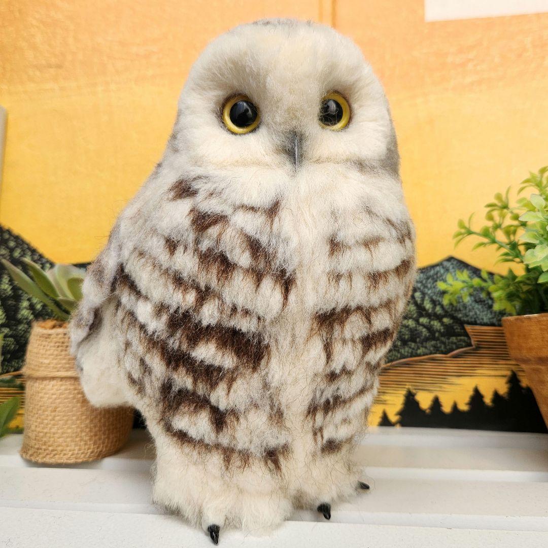 羊毛フェルト フクロウの置物　シロフクロウ